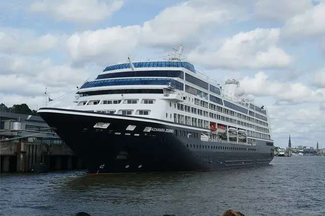 Azamara Journey navegando