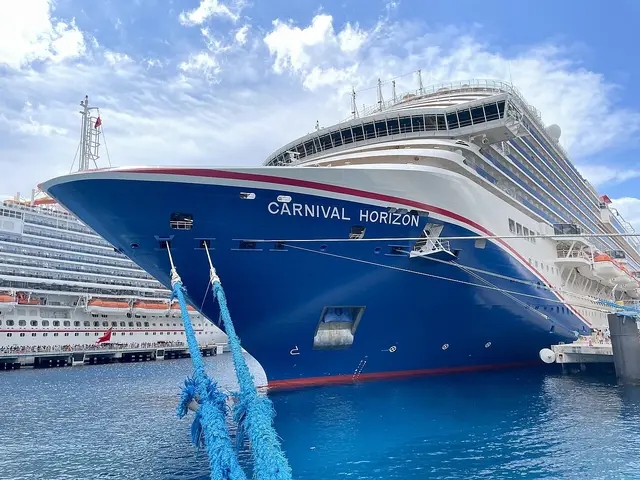 Carnival Horizon navegando