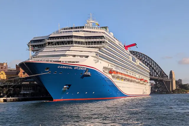 Carnival Splendor navegando