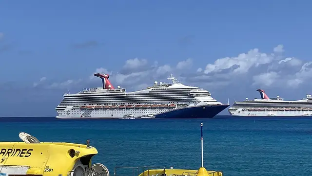 Carnival Sunrise navegando