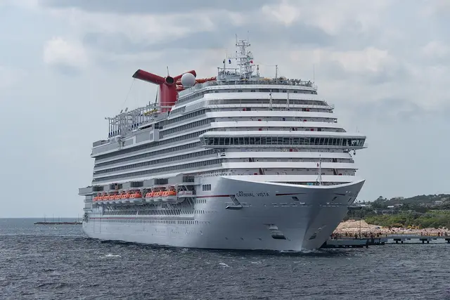 Carnival Vista navegando