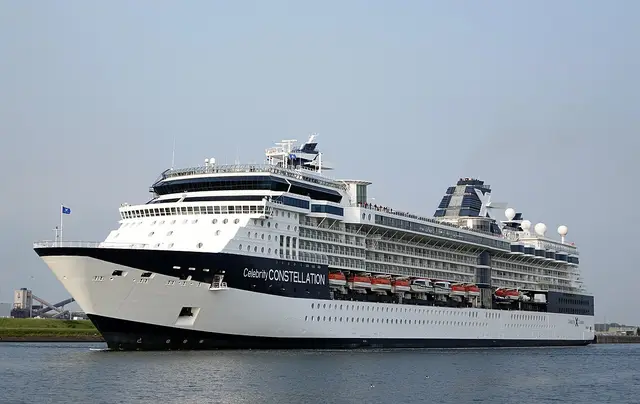 Celebrity Constellation navegando