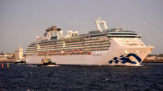 Coral Princess navegando