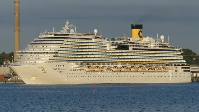 Costa Diadema navegando