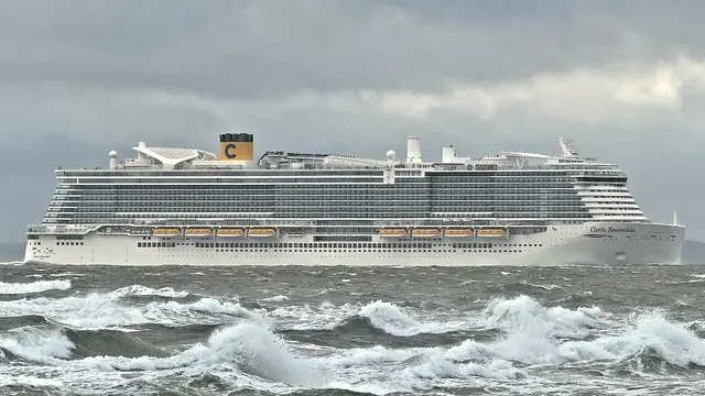 Costa Smeralda navegando