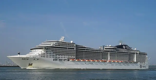MSC Preziosa navegando