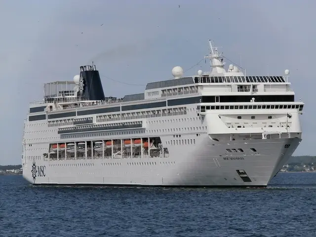 MSC Sinfonia navegando
