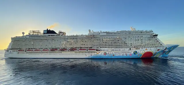 Norwegian Breakaway navegando