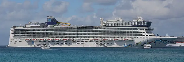 Norwegian Epic navegando