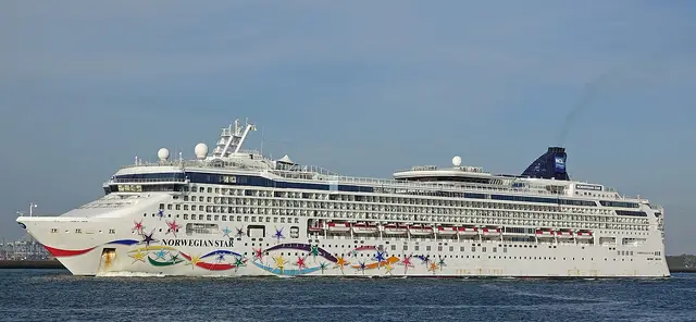 Norwegian Star navegando
