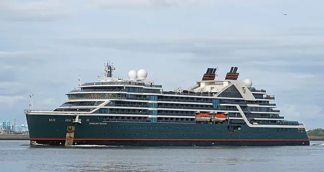Seabourn Venture navegando