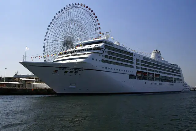 Seven Seas Mariner navegando